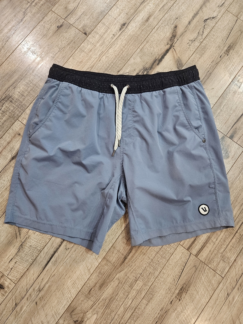 Vuori Men's Kore Shorts 7" Inseam 34 Inch Waist M/L Slate Gray